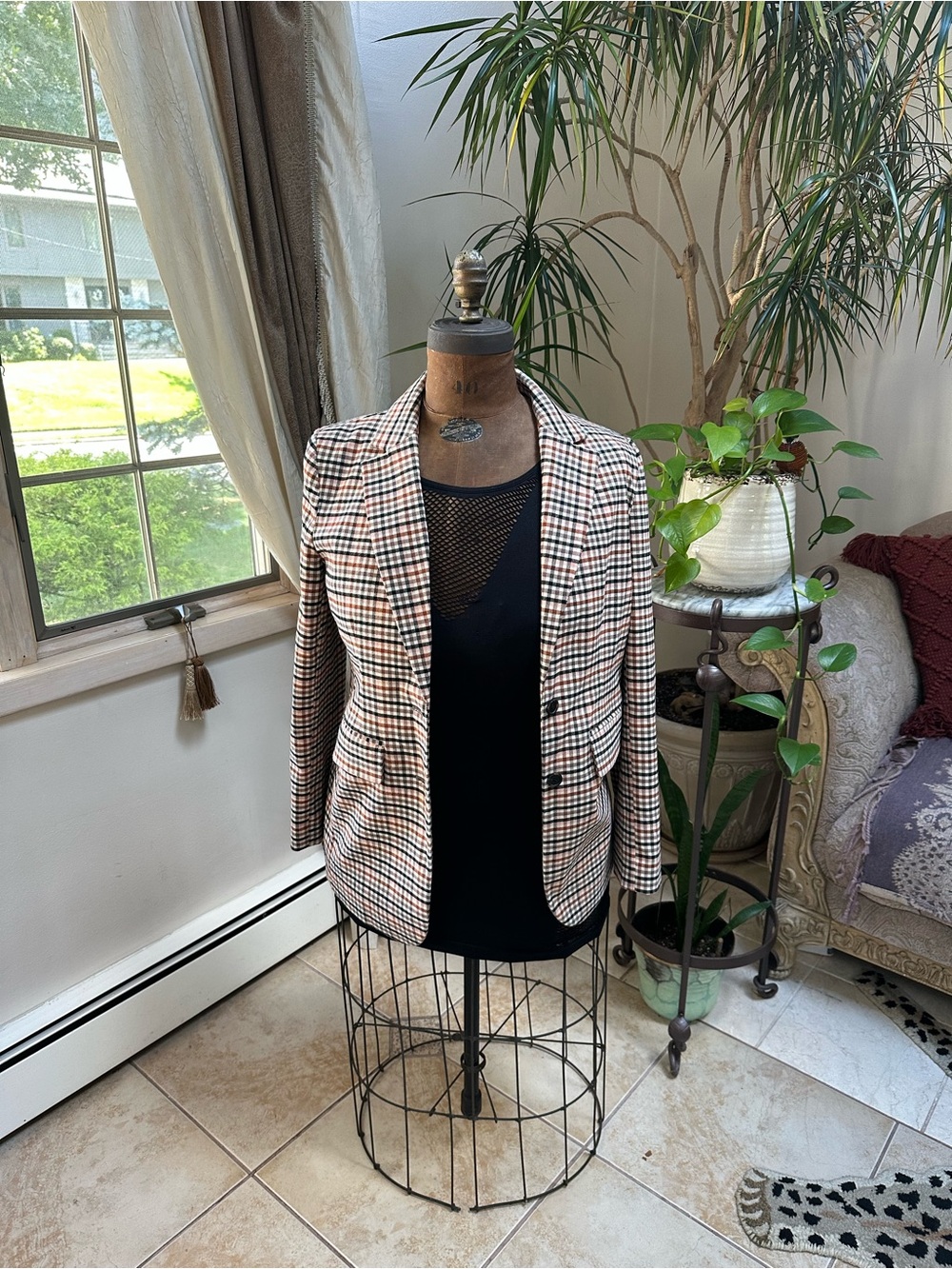 Women's Plaid Tailored Blazer - Tan, Black & Cream size M (8/10)